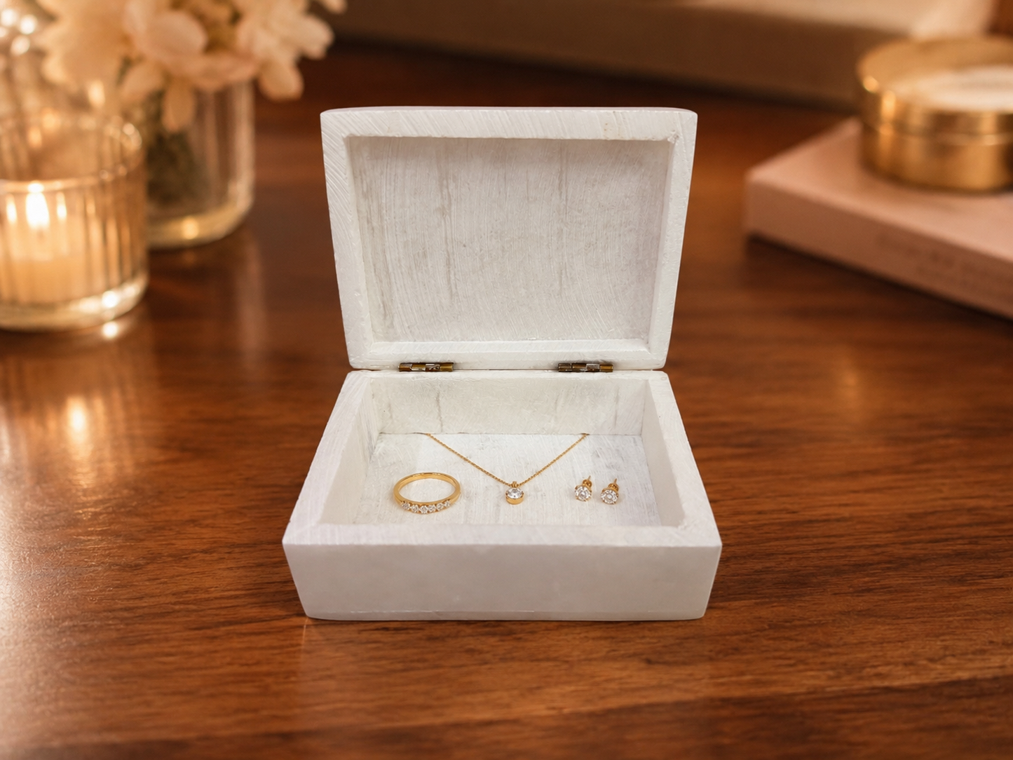 Handcrafted White Alabaster Jewellery Box with Floral Inlay – 3×4 Inch